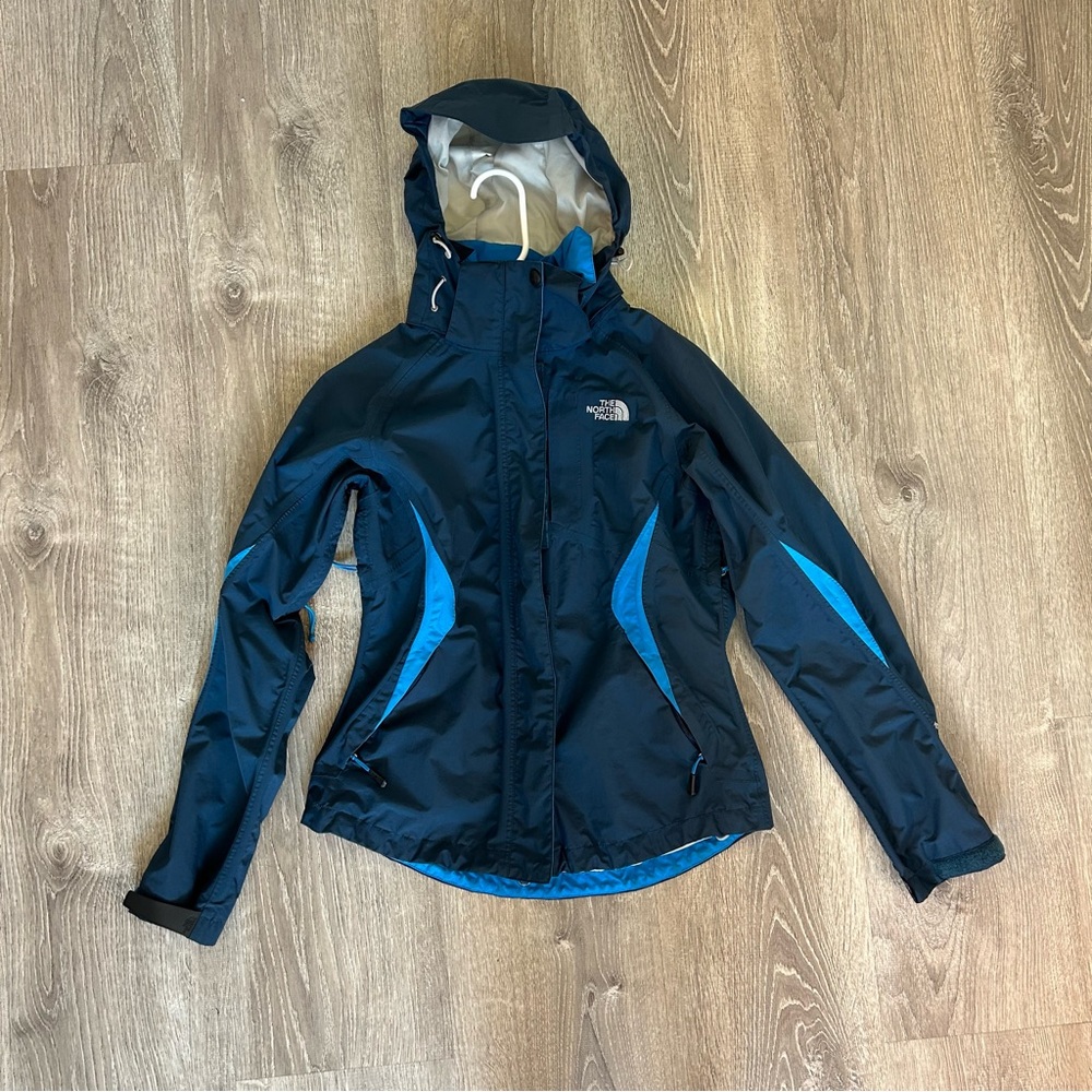 The North Face Women HyVent Waterproof Hood Jacket Size XS Lightweight RainShell